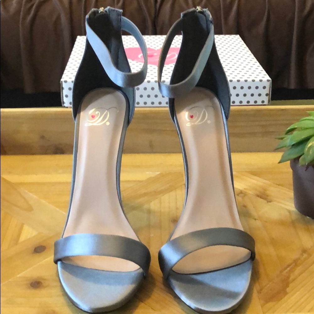 Delicious Shoes - Picture 4 of 11